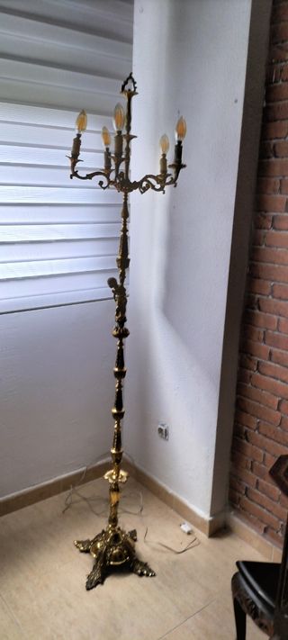 Antigua lampara de pie bronce 