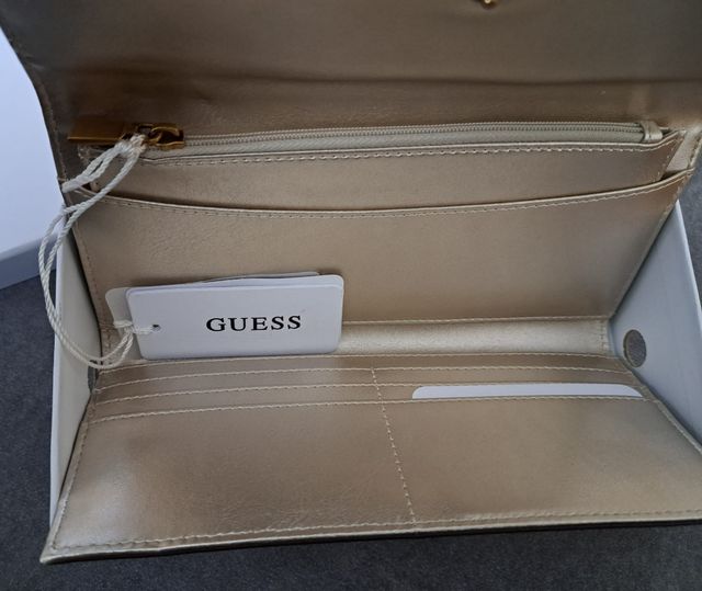 Monedero Guess NUEVO
