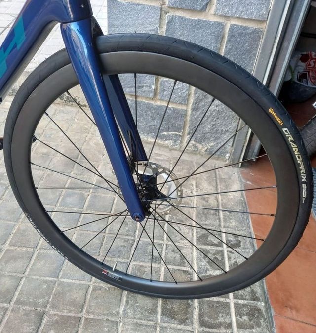 RUEDA DELANTERA NUEVA CENTER LOCK 38mm