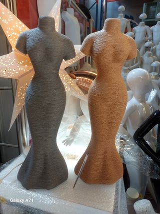 EXPOSITOR DE COLLARES TAMAÑO GRANDE 62CM DE ALTO.