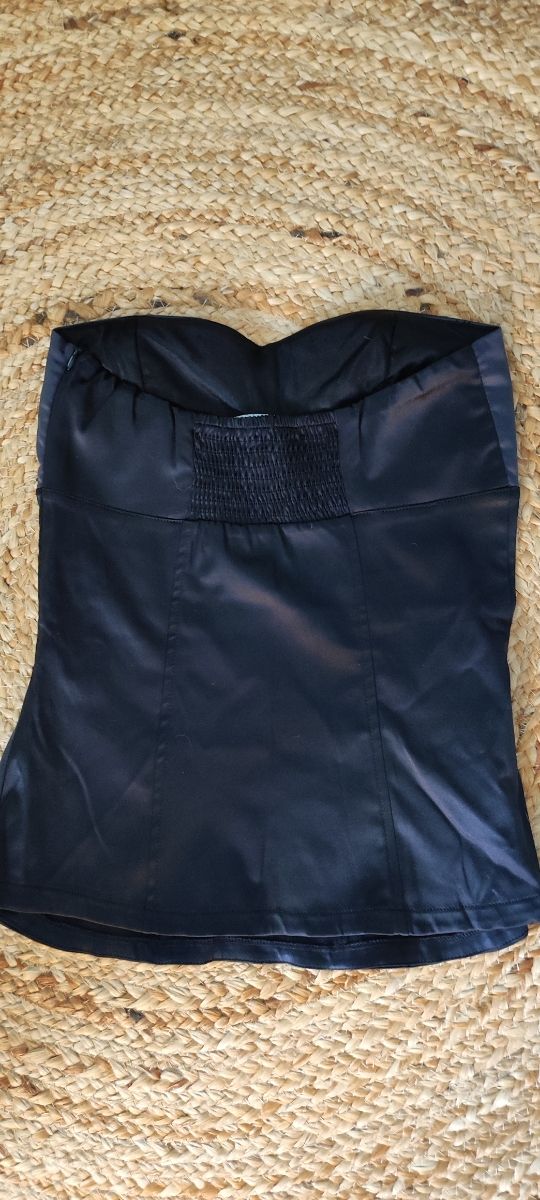 Top sin mangas de Stradivarius