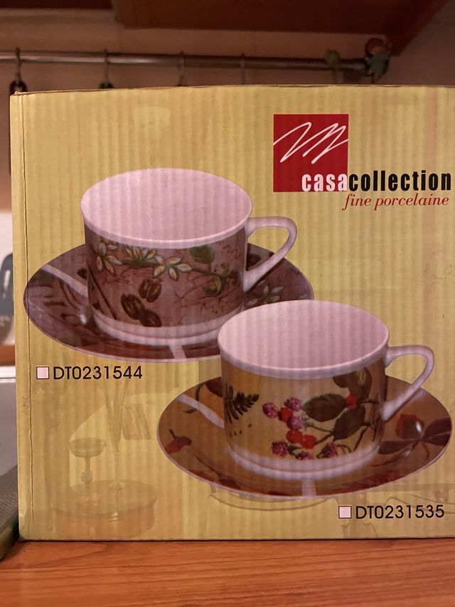 Set 2 tazze da colazione con piattini