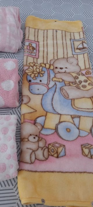 LOTE MANTAS/ SACO BEBÉ