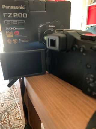 Cámara de fotos Panasonic FZ 200