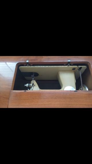 Máquina de coser Alfa