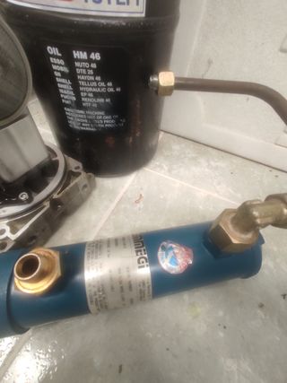 Acumulador de presión de aceite