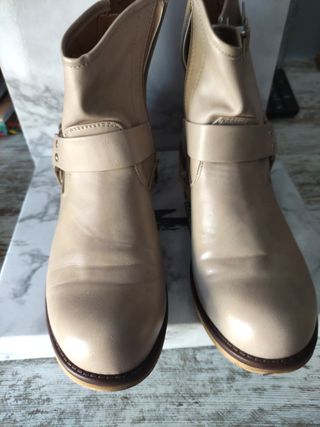 Botines color hielo