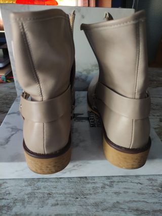 Botines color hielo