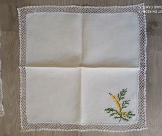 Antiguas servilletas bordadas a mano