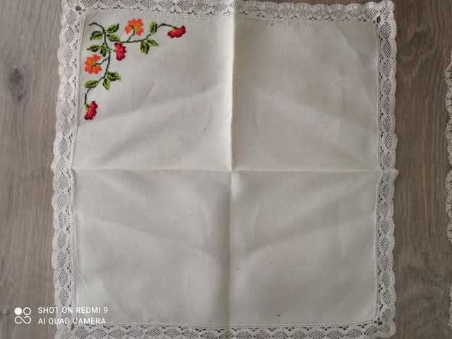 Antiguas servilletas bordadas a mano