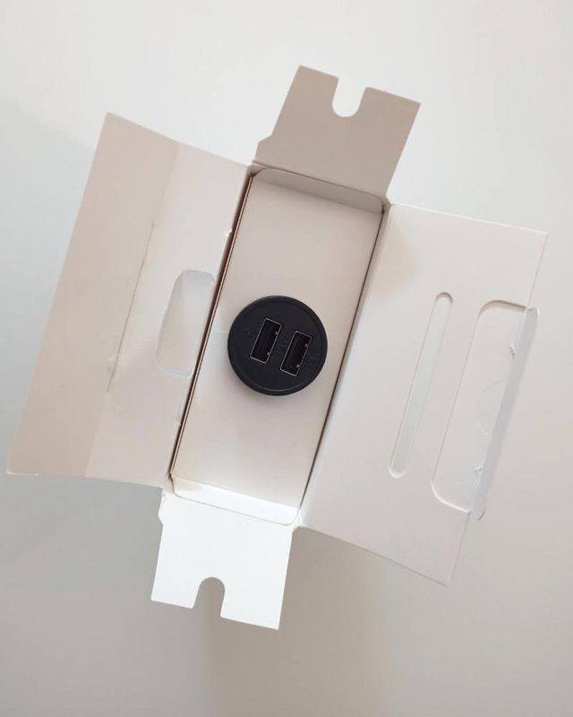 Caricabatteria da auto Due porte USB-A 12W+ USB-A 12W