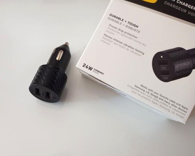 Caricabatteria da auto Due porte USB-A 12W+ USB-A 12W