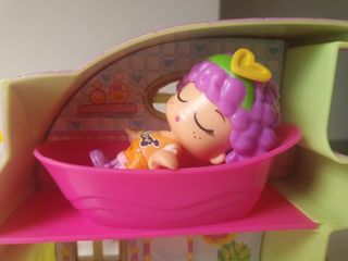 Casita, columpio y pin y pon