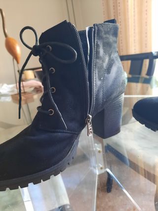 Botines negros de tacón