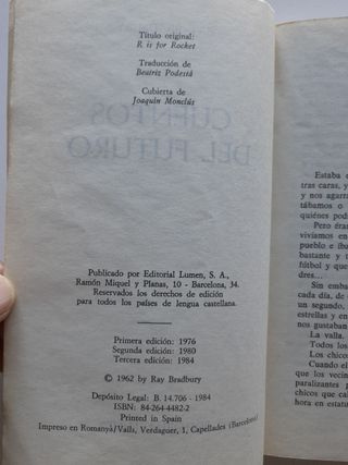 "Cuentos del Futuro" de Ray Bradbury.