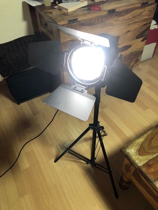 Foco estudio fotografico y trípode