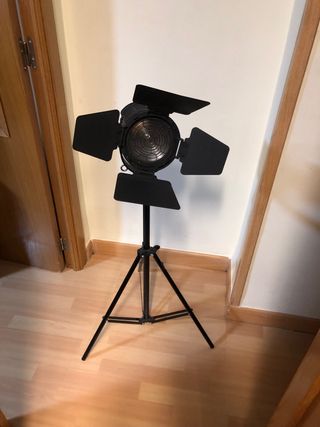 Foco estudio fotografico y trípode