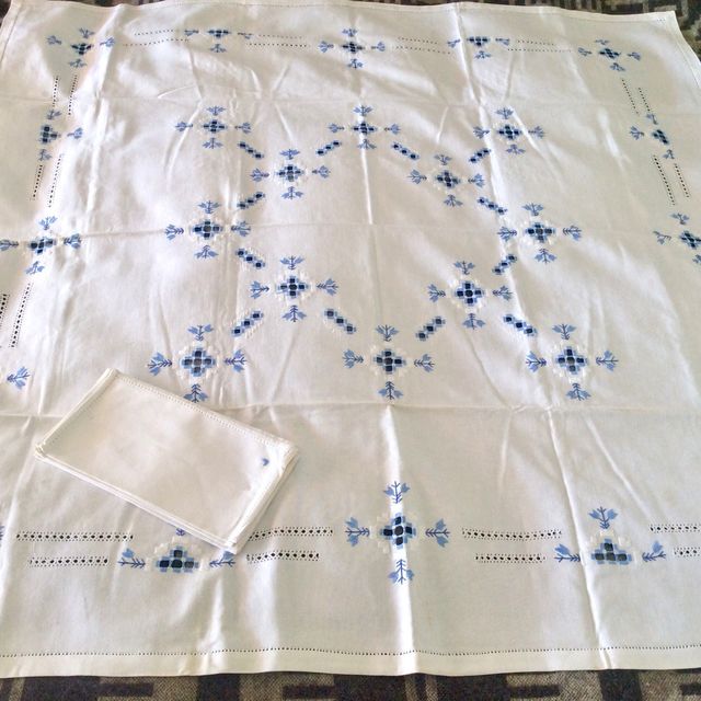 Mantel bordado a mano Nuevo