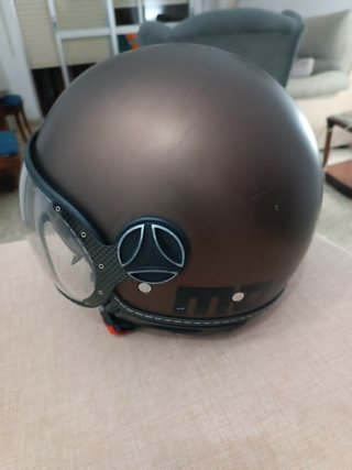 Casco de moto momo design