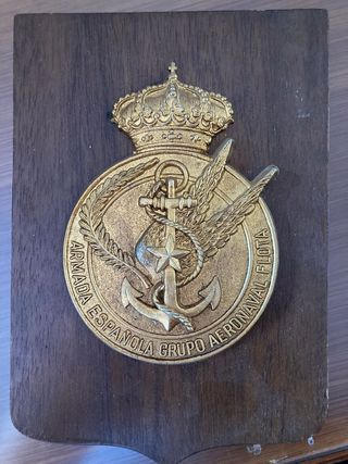 Metopas militares, 30 euros cada una