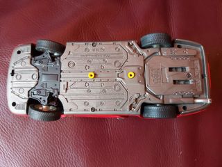 Coche metálico Porsche 911, escala 1/18