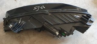 VENDO FARO DERECHO LED MG HS