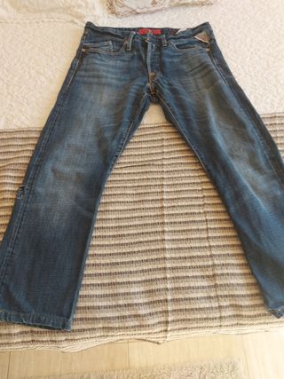 Pantalon tejano Replay. Hombre