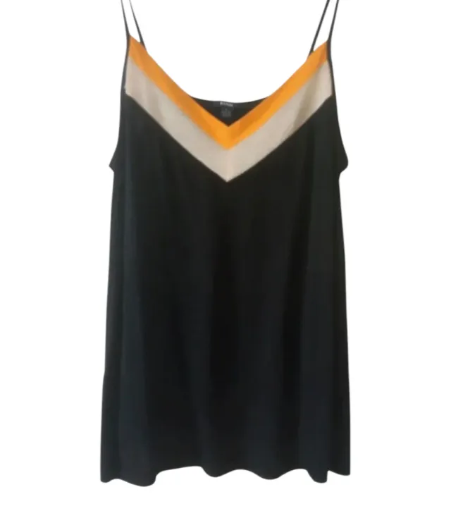 Camiseta Lencera, Negra.amplia, escote V