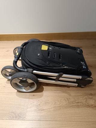 Capazo y silla de paseo Armadillo FlipXT