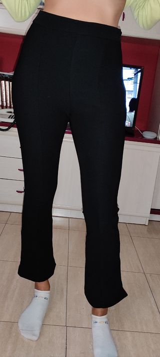 Pantalón chica con campana