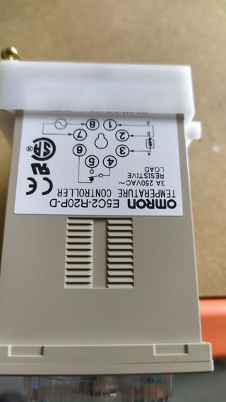 Termostato Onrom E5C2-R20P-D
