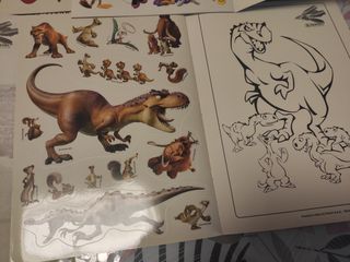 Cuaderno de pegatinas y dibujos