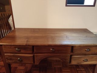 Mesa de escritorio antigua