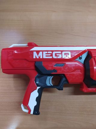 Pistola Nerf MEGA