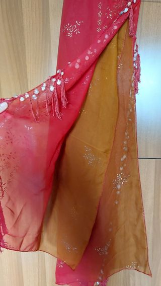 Sciarpa stola con frange e conchiglie