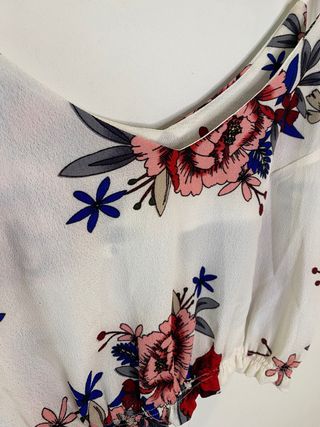 Top corto floral de Shein