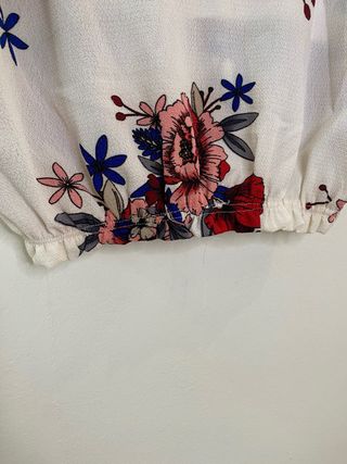 Top corto floral de Shein