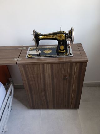 Máquina de coser antigua Singer