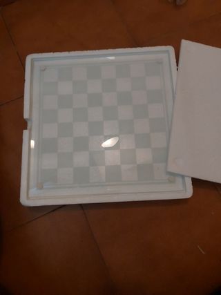 Juego de ajedrez de cristal