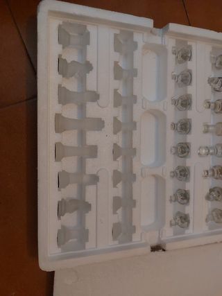 Juego de ajedrez de cristal