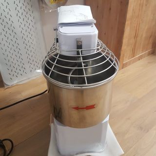 AMASADORA DE 10 LITROS
