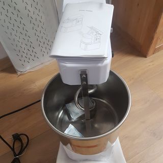 AMASADORA DE 10 LITROS
