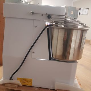AMASADORA DE 10 LITROS