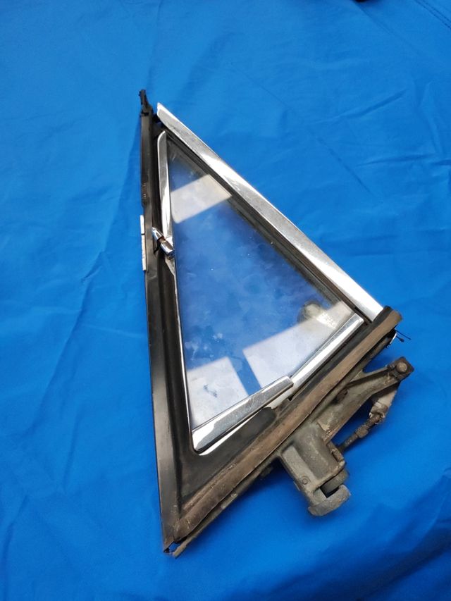 Cristal triangular mercedes w108