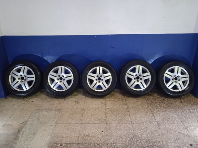 5 LLANTAS VW GOLF
