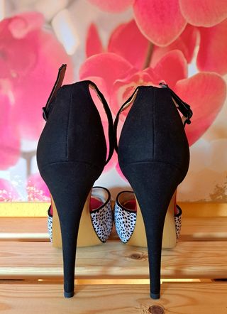 Sandalias altas con sujeción al tobillo -Talla 39-