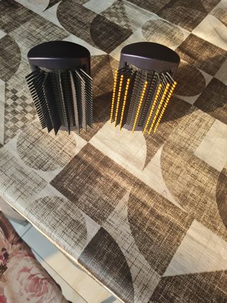 Spazzole dyson airwrap blu di Prussia e