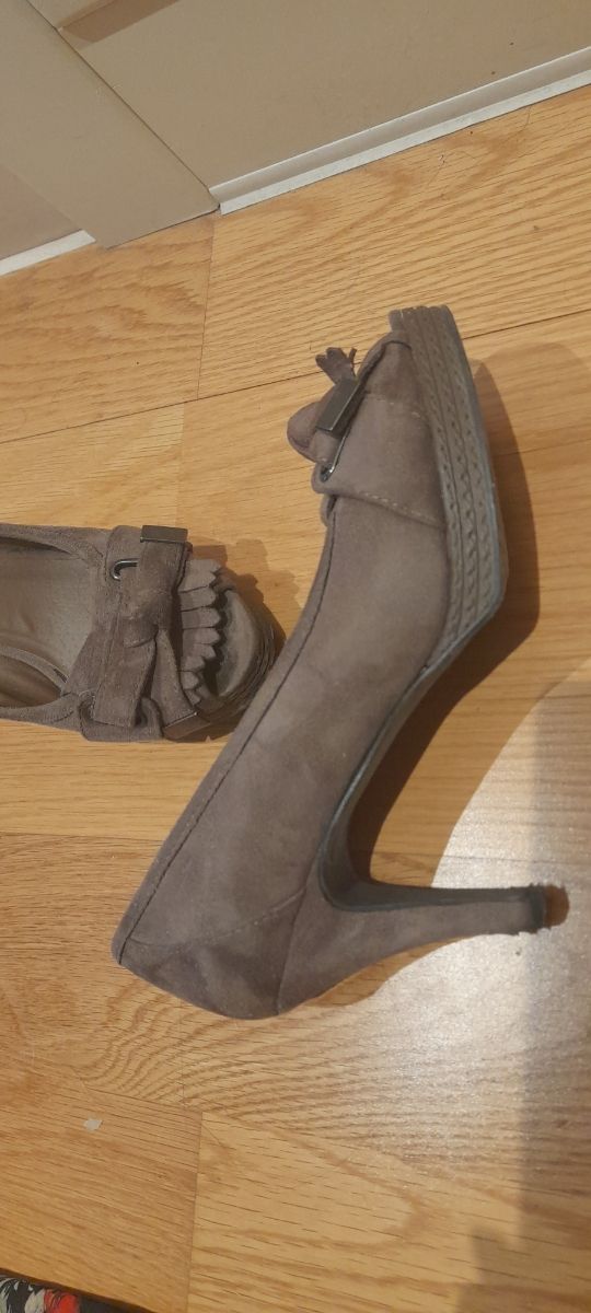 Zapatos color topo 37