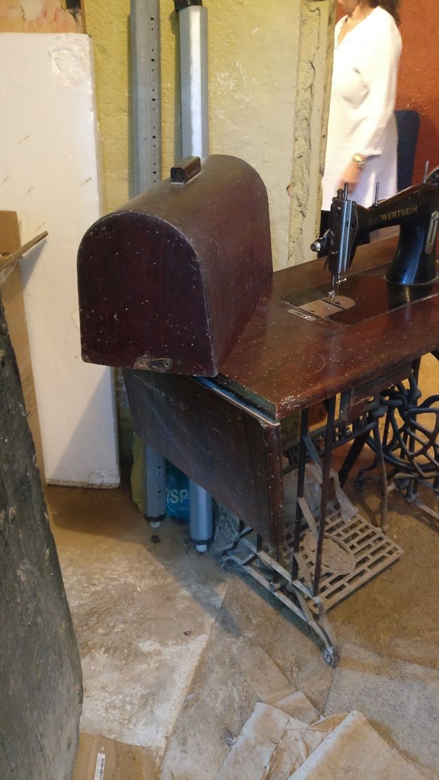 Maquina coser/Màquina de cosir antiga