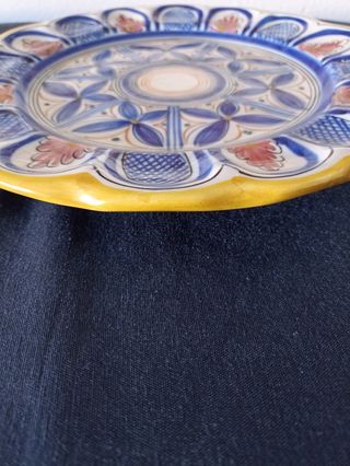Antiguo plato de cerámica